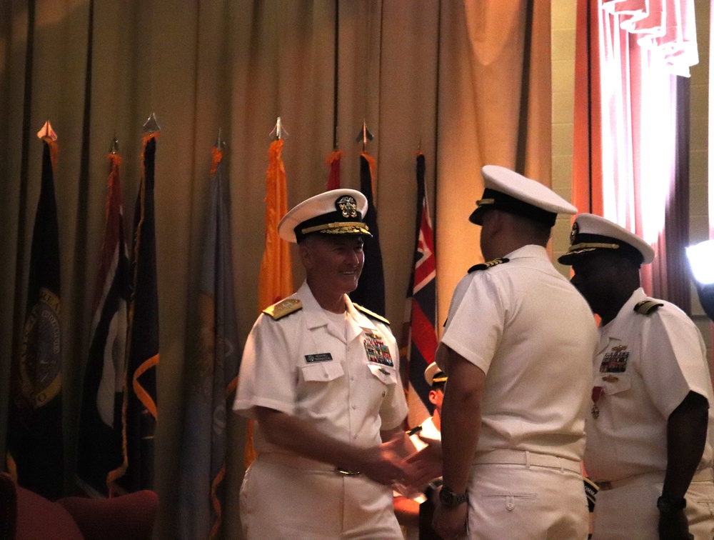 Capt. Hanser assumes command of NIOC - Texas