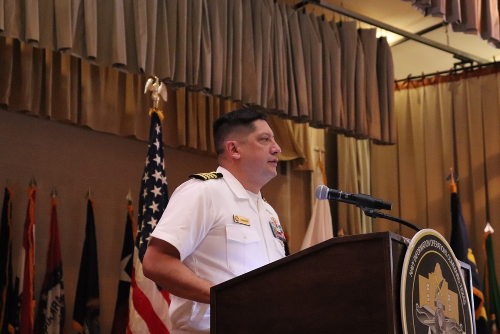 Capt. Hanser assumes command of NIOC - Texas