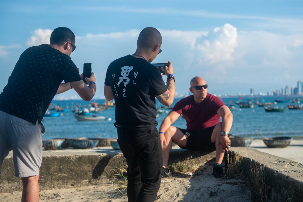 USS Ronald Reagan (CVN 76) Sailors tour Da Nang during port visit