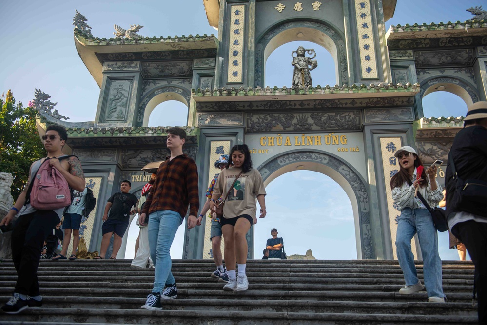 USS Ronald Reagan (CVN 76) Sailors tour Da Nang during port visit