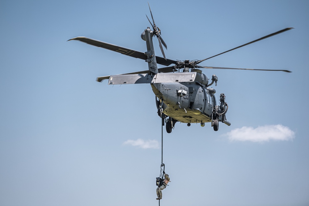 USAF, USSF K9 FRIES training