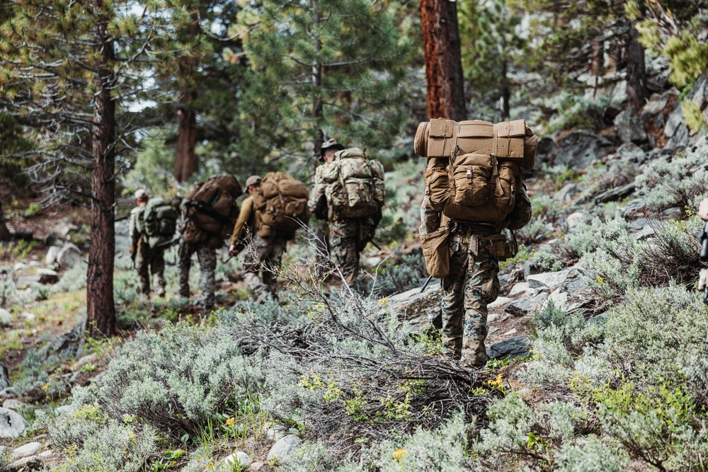 4th Reconnaissance Battalion conducts a patrol during a Mountain Exercise 4-23