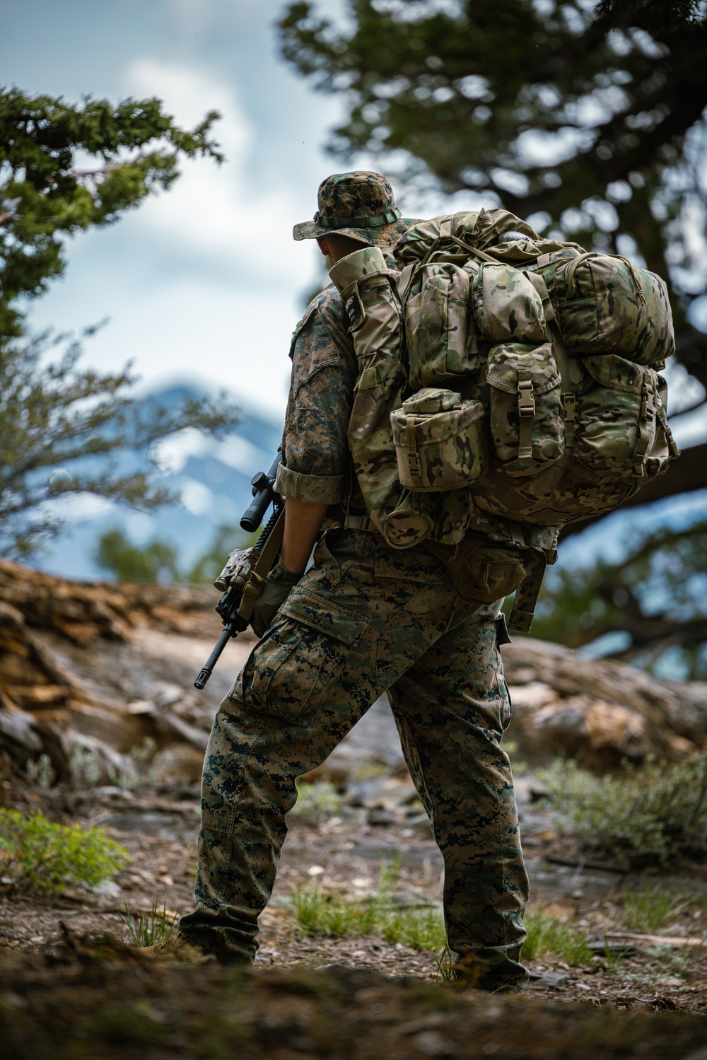 4th Reconnaissance Battalion conducts a patrol during a Mountain Exercise 4-23