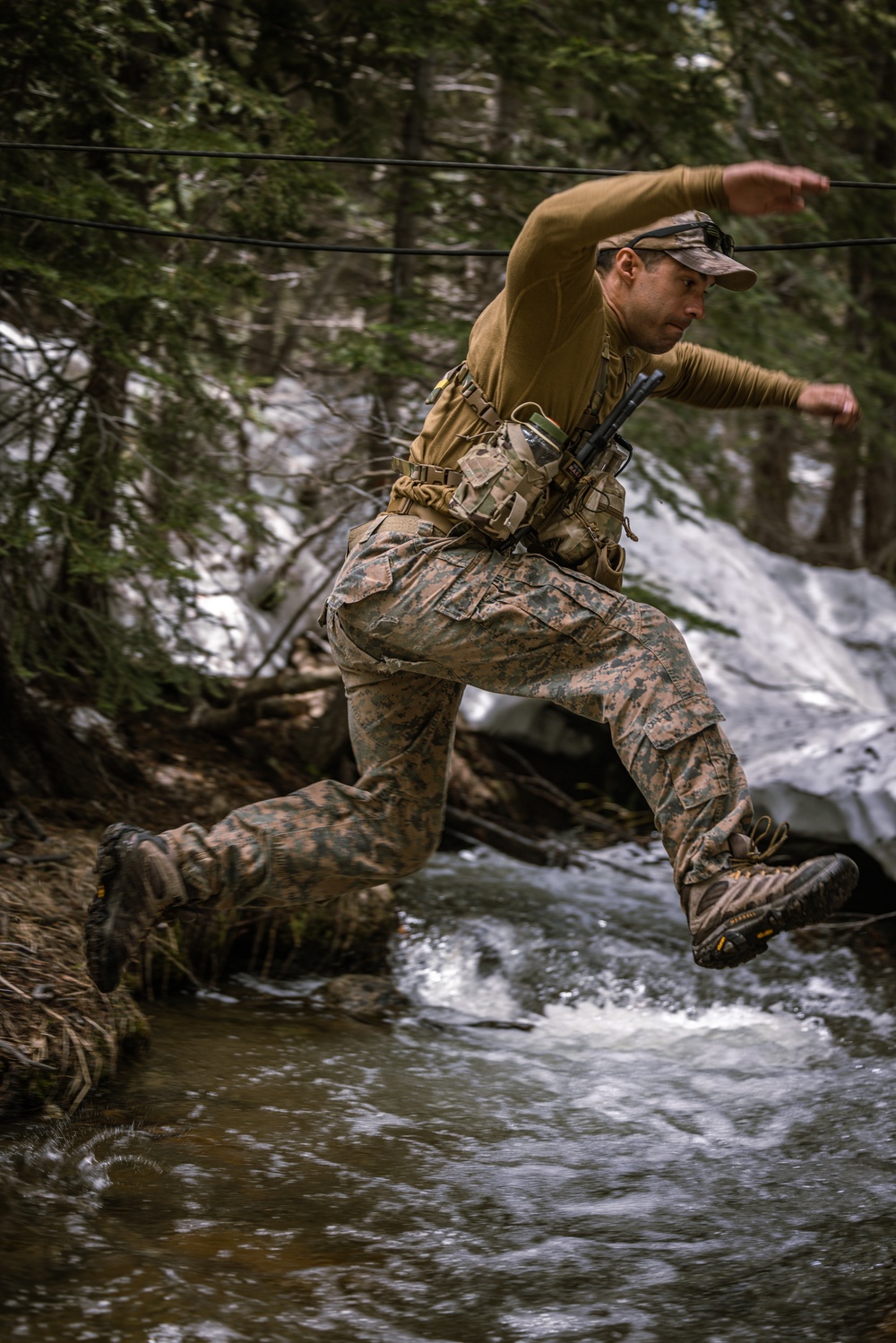 4th Reconnaissance Battalion conducts a patrol during a Mountain Exercise 4-23