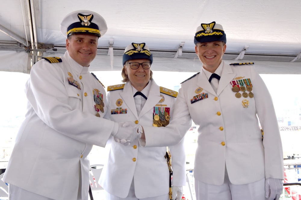 Coast Guard Cutter Healy holds change of command ceremony at Base Seattle