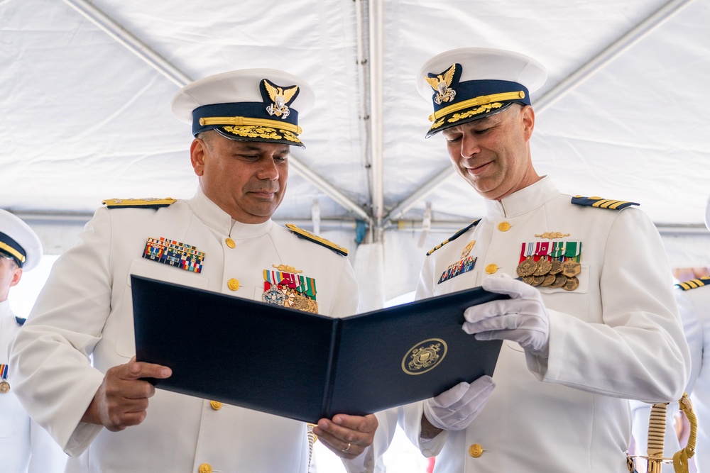 Coast Guard Cutter Alert holds change of command ceremony in Astoria, Oregon