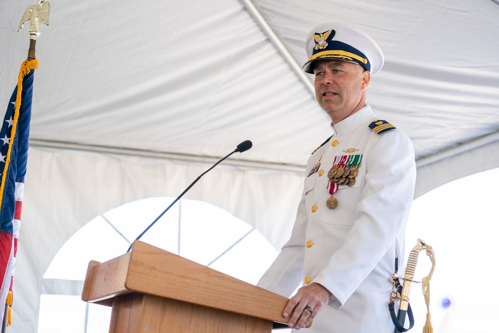 Coast Guard Cutter Alert holds change of command ceremony in Astoria, Oregon