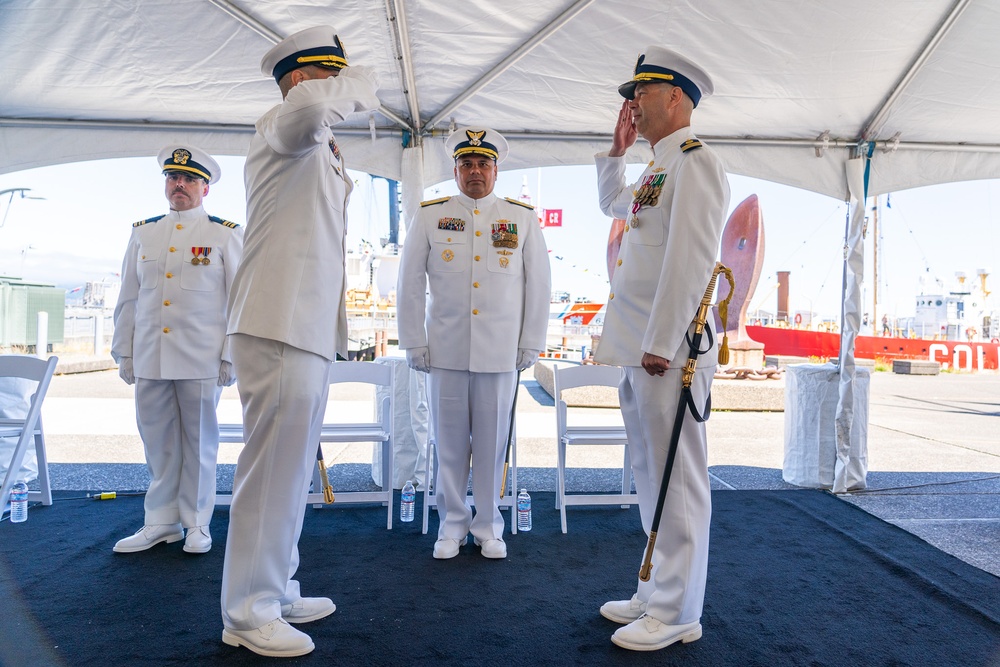 Coast Guard Cutter Alert holds change of command ceremony in Astoria, Oregon