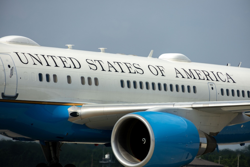 FLOTUS Lands at MCAS Beaufort