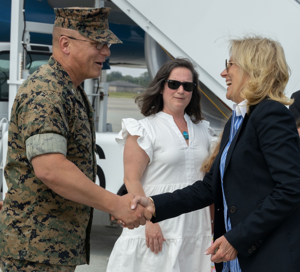 FLOTUS Lands at MCAS Beaufort