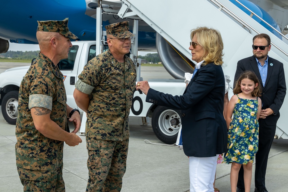 FLOTUS Lands at MCAS Beaufort