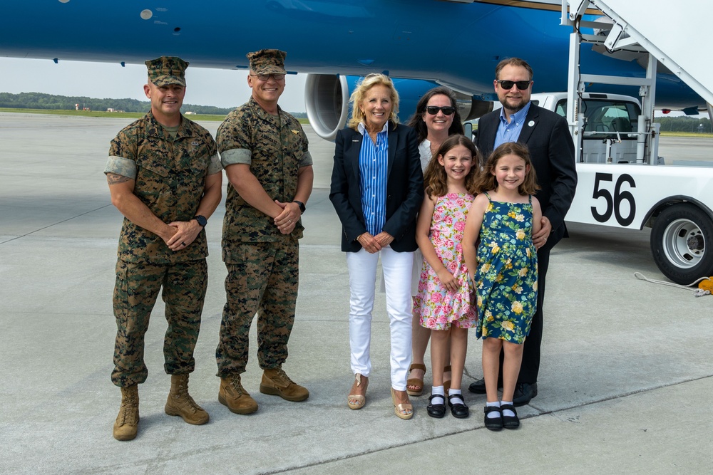 FLOTUS Lands at MCAS Beaufort