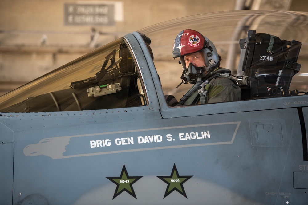 18th Wing commander marks his departure with a final flight