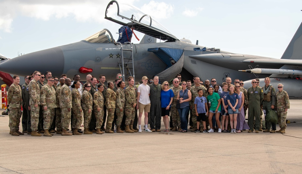 18th Wing commander marks his departure with a final flight