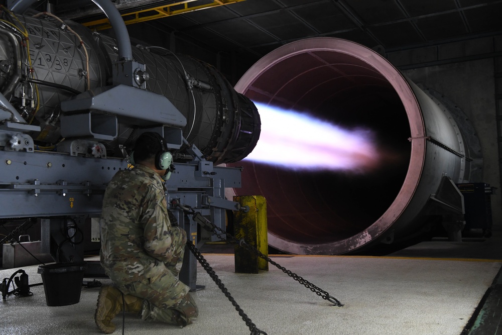 Test cell Airmen ready engines for launch