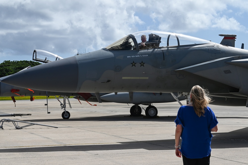 18th Wing commander marks his departure with a final flight