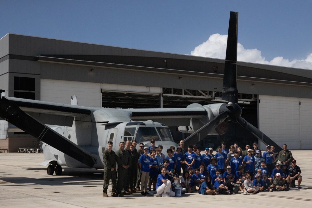 Pearl Harbor Aviation Museum's &quot;Flight School&quot; Summer Camp Students Visit VMM-268