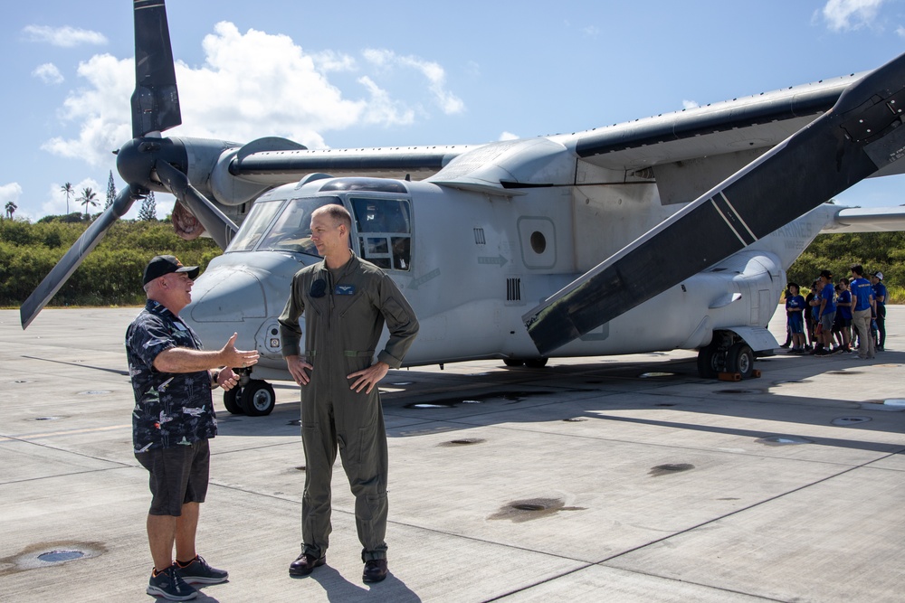 Pearl Harbor Aviation Museum's &quot;Flight School&quot; Summer Camp Students Visit VMM-268