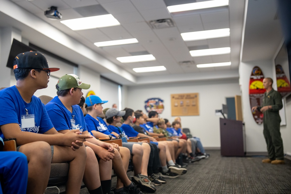 Pearl Harbor Aviation Museum's &quot;Flight School&quot; Summer Camp Students Visit VMM-268