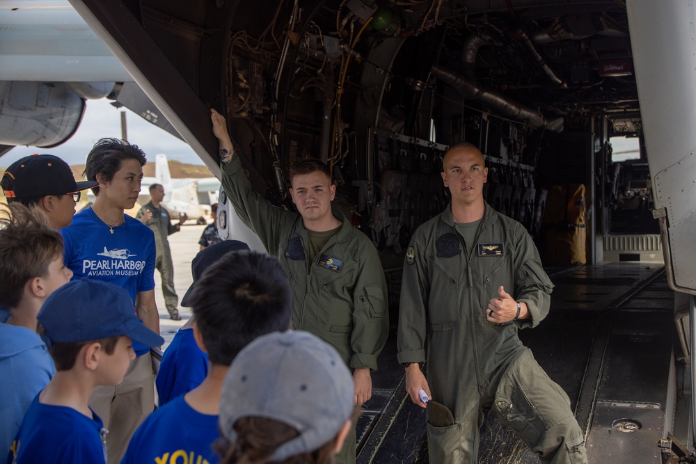 Pearl Harbor Aviation Museum's &quot;Flight School&quot; Summer Camp Students Visit VMM-268