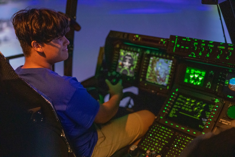 Pearl Harbor Aviation Museum's &quot;Flight School&quot; Summer Camp Students Visit VMM-268