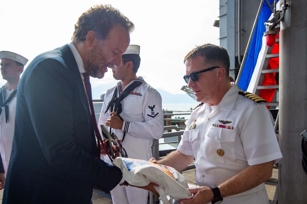 USS Ronald Reagan (CVN 76) Hosts Big Top Ceremony