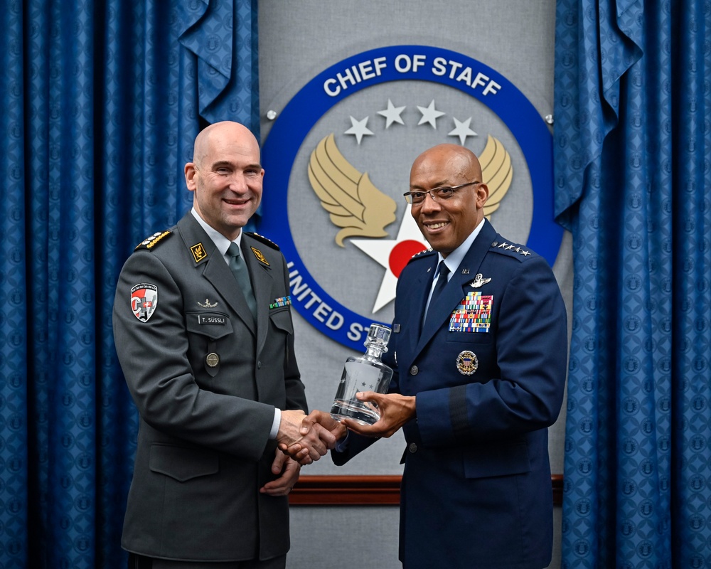 CSAF Brown meets Switzerland Lt. Gen. Süssli