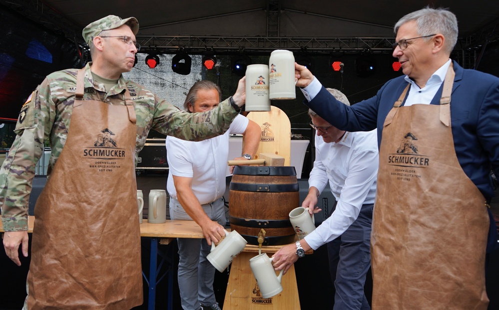 Garrison Wiesbaden opens festival celebrating German and American friendship