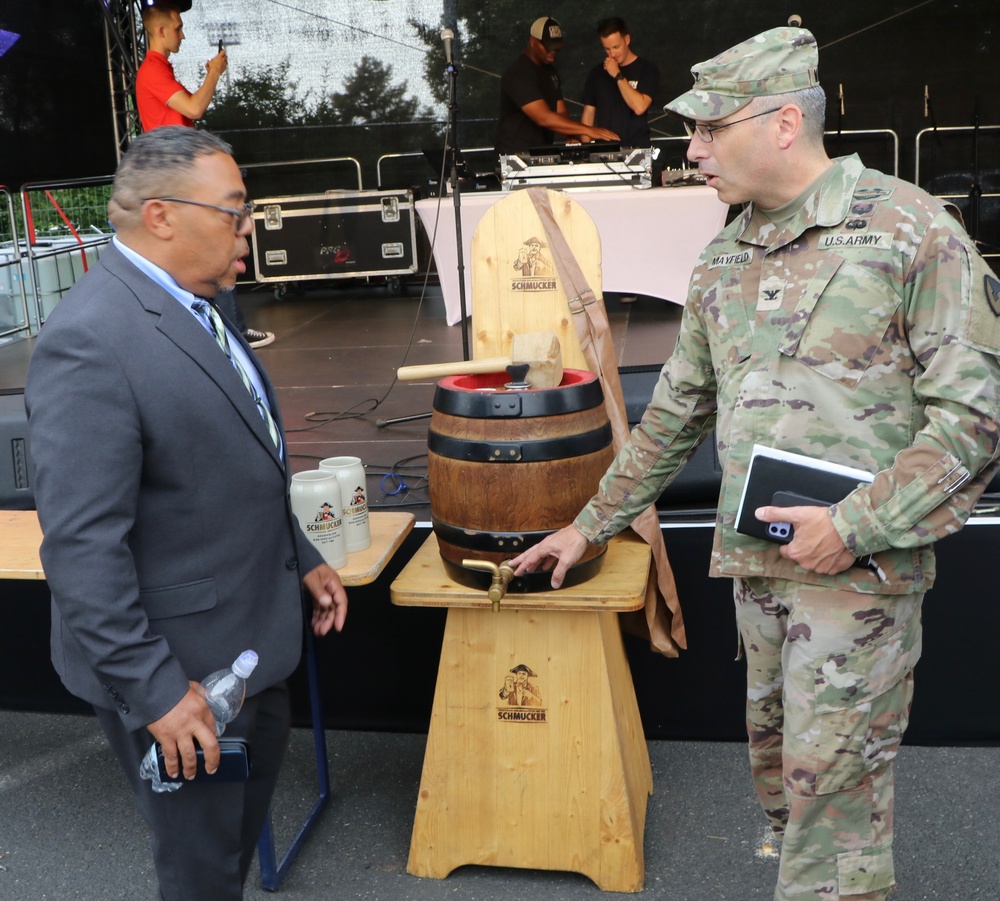 Garrison Wiesbaden opens festival celebrating German and American friendship