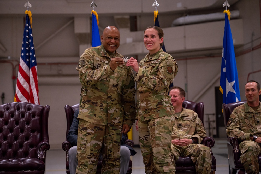 Gen. Cotton presents 40th Helicopter Squadron with 2022 Omaha Award