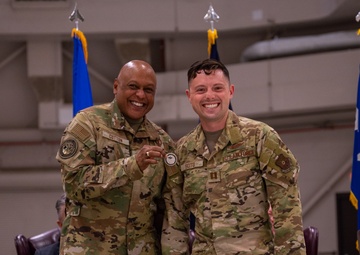 Gen. Cotton presents 40th Helicopter Squadron with 2022 Omaha Award
