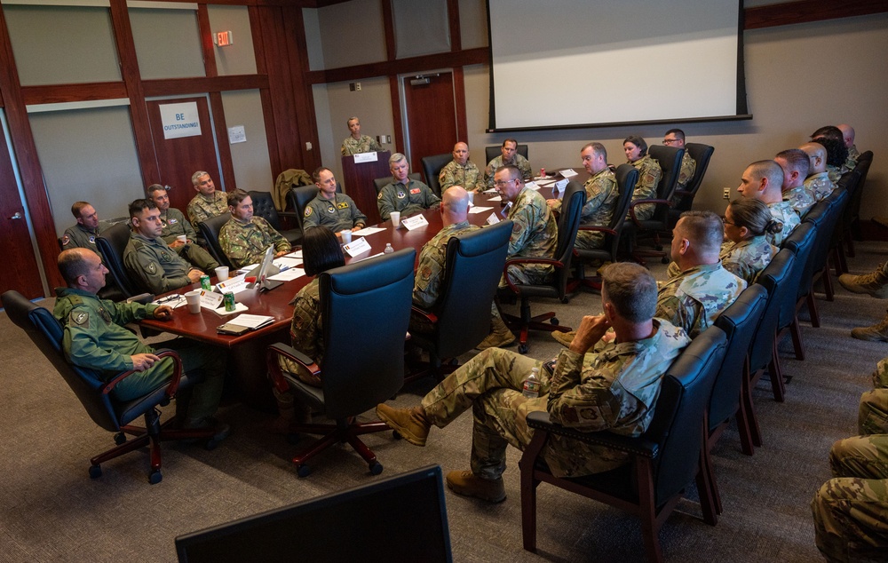 Chief of the Romanian Air Force Staff visits the Red Tails