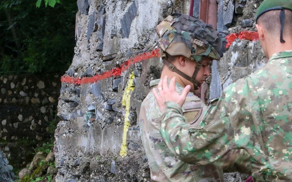 TF Mountain Soldiers are taught how to repel by Romanian Forces