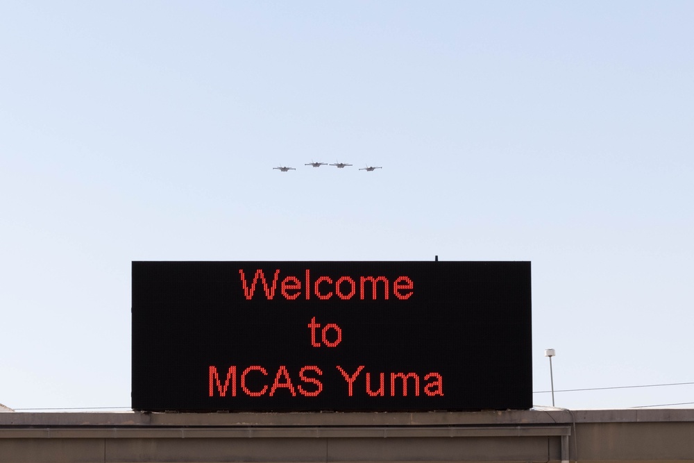 MAG-13 conducts a change of command