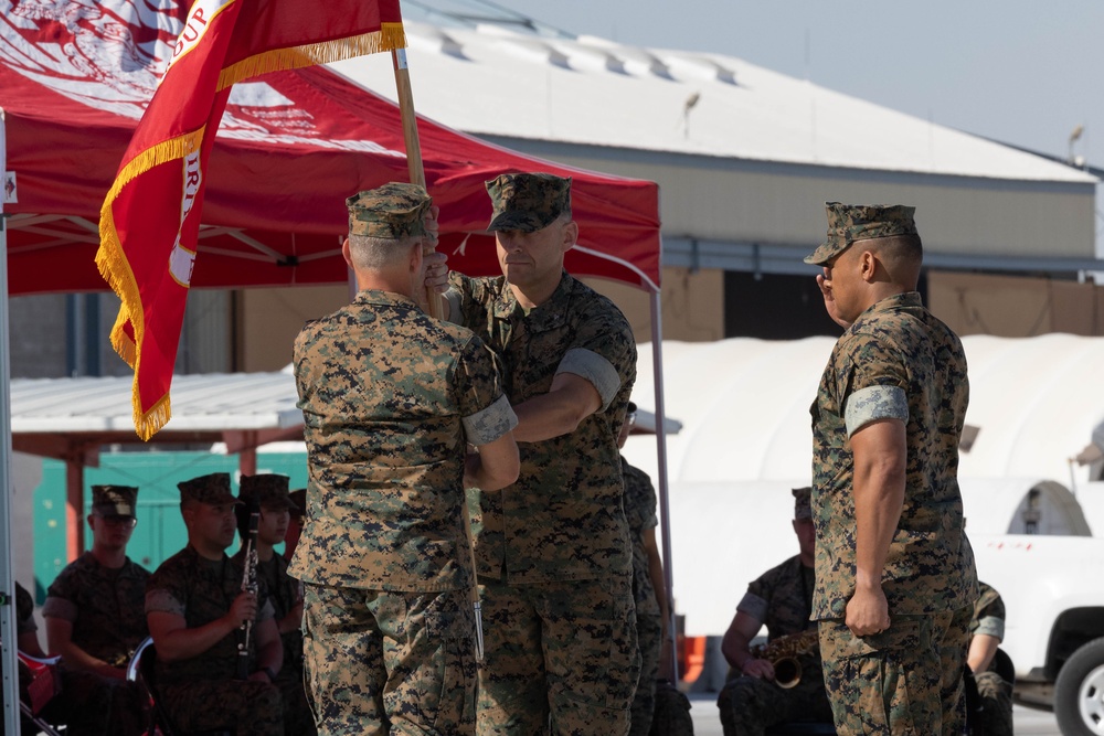 MAG-13 conducts a change of command