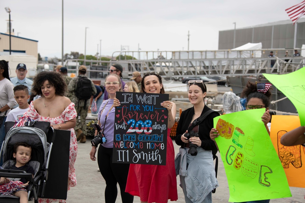 Family Members Welcome Home Returning USS Decatur Return Sailors