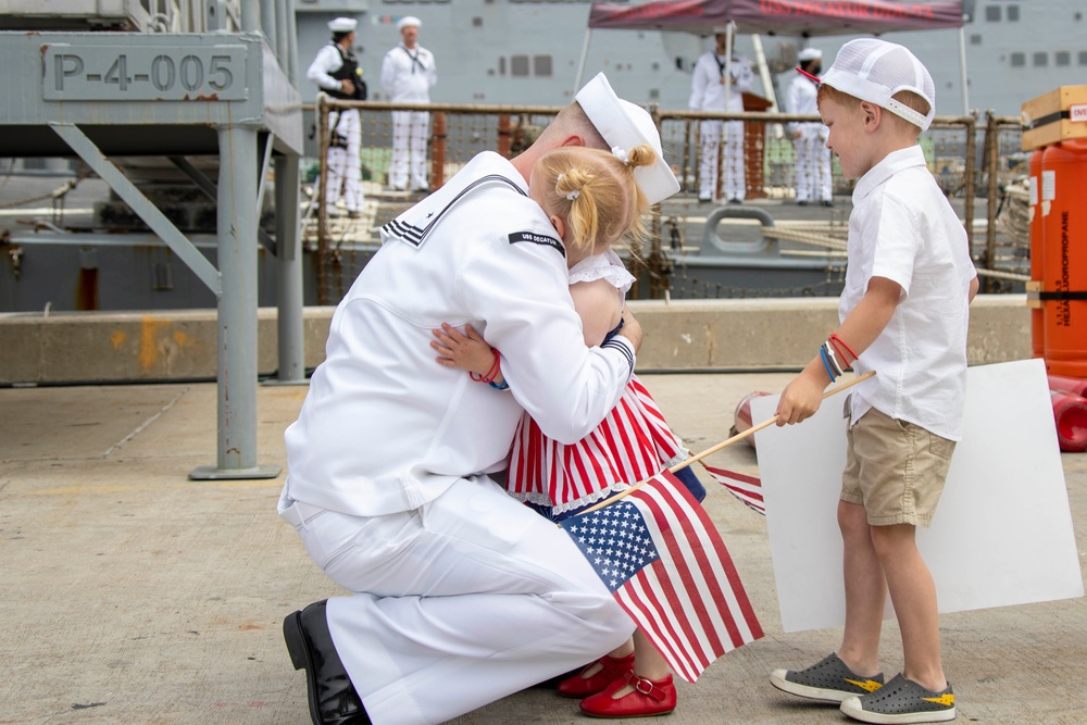 USS Decatur Sailors Return from Deployment