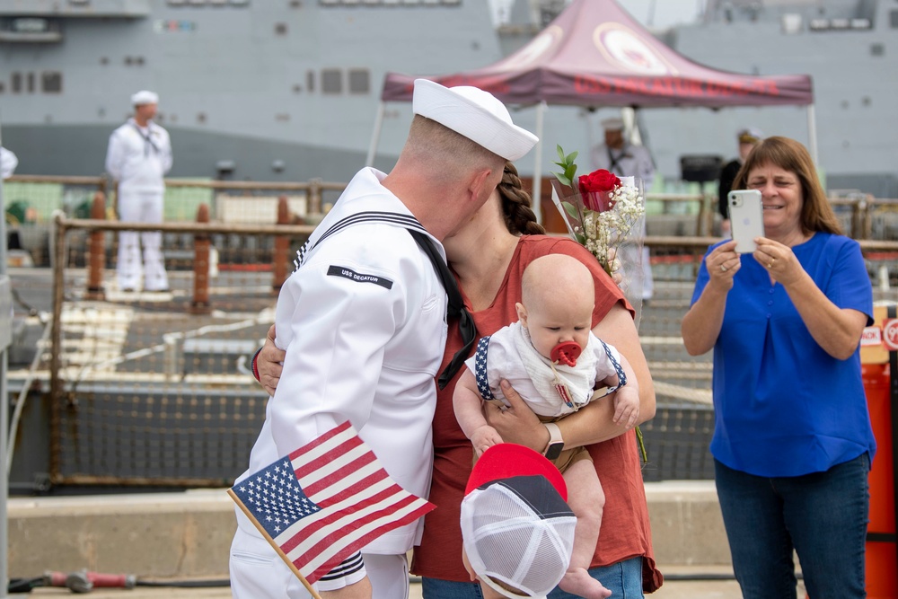 USS Decatur Sailors Greet Family After Returning from Deployment