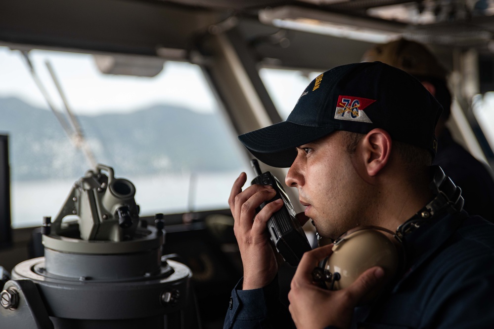 USS Ronald Reagan (CVN 76) departs Da Nang, Vietnam