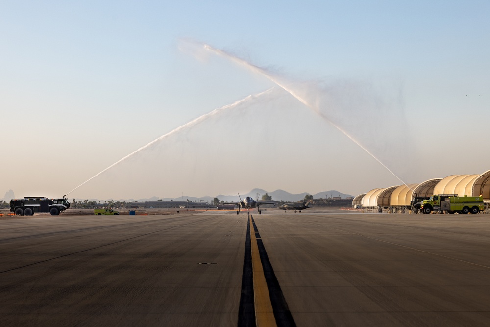 MAG-13 commanding officer celebrates final flight