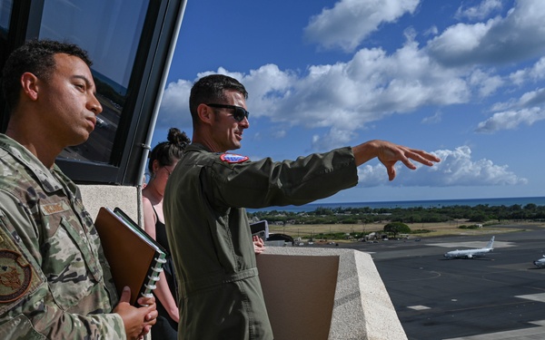 Congressional Staff Delegates tour 15th Wing