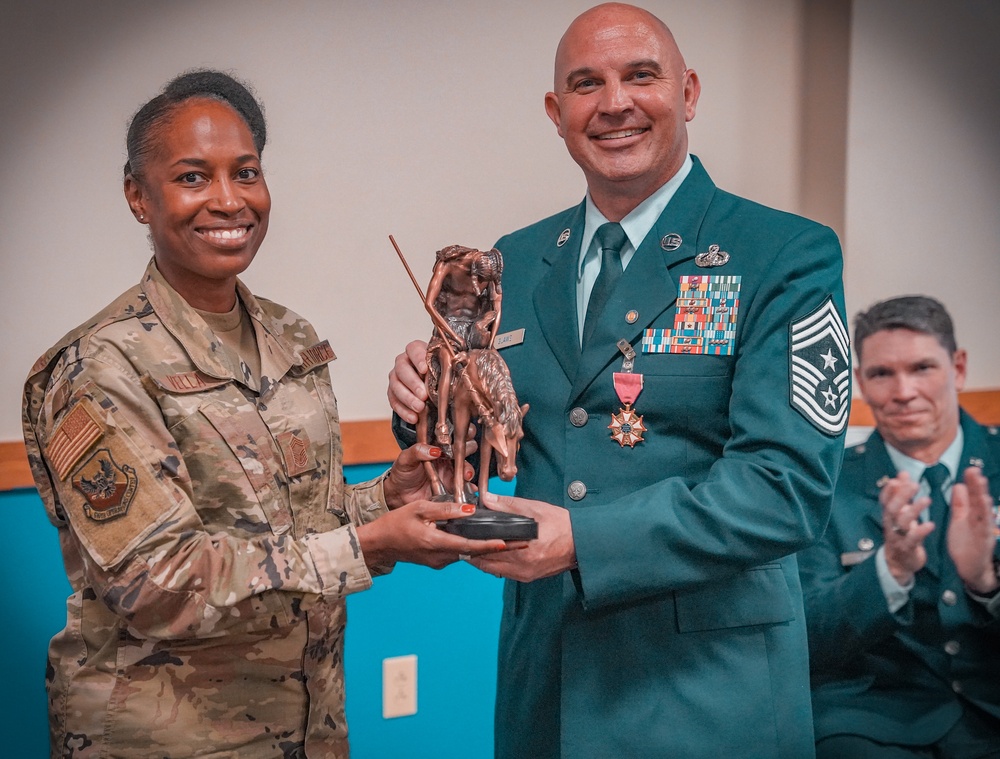 688th Cyberspace Wing Command Chief retires