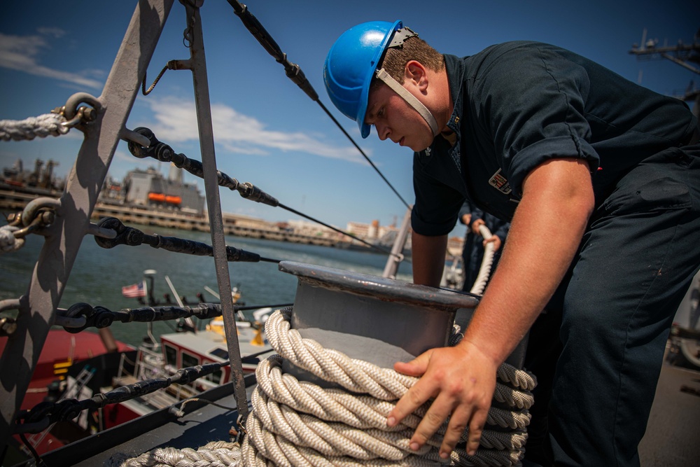 USS Carney (DDG 64) Participates in CSG-4 COMPTUEX