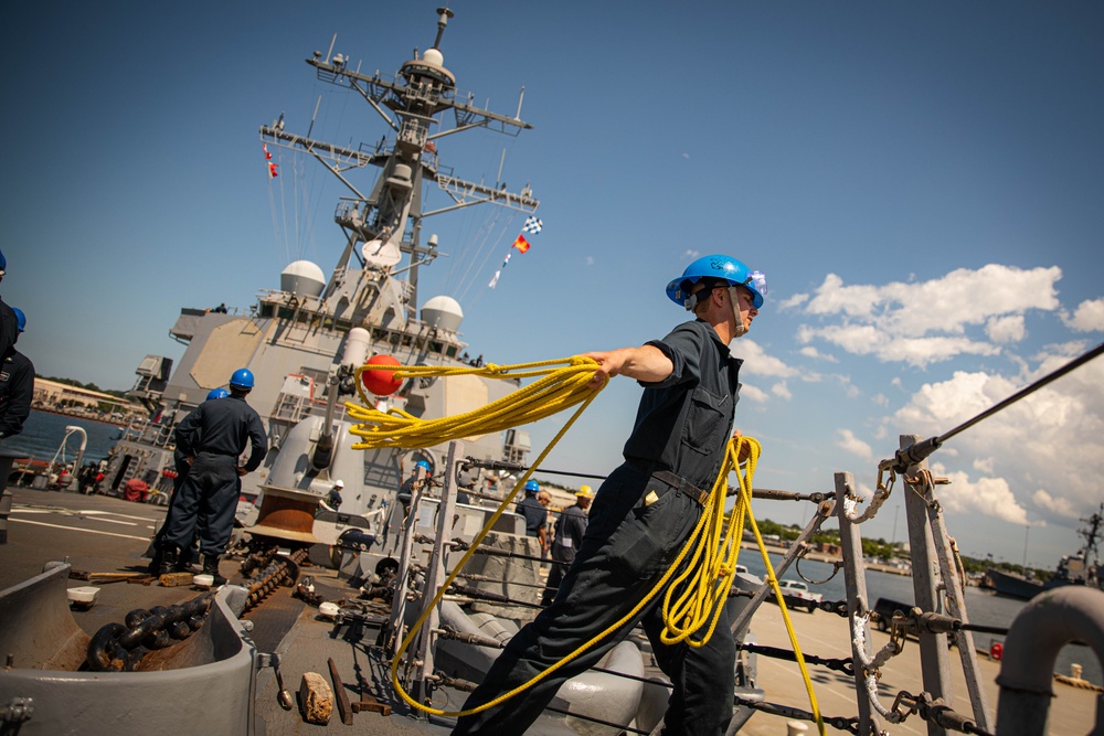 USS Carney (DDG 64) Participates in CSG-4 COMPTUEX