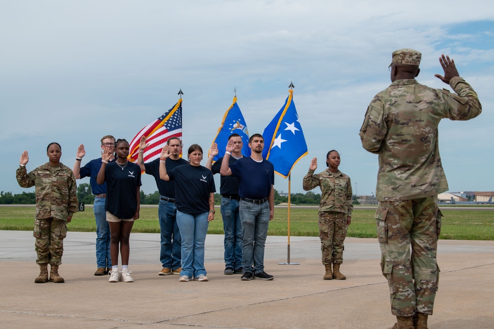 137th SOW supports Tinker Air Show