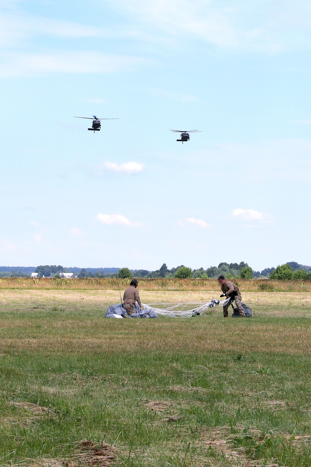 3rd Combat Aviation Brigade provides UH-60 Blackhawk helicopter support for airborne training