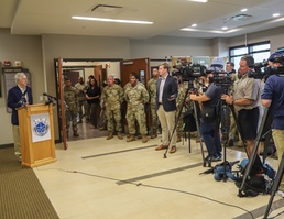 Senator Mitch McConnell recognizes, awards Victory Soldiers