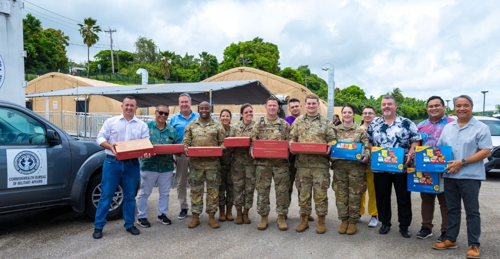 Soldiers receive donated lunches at IRT CNMI