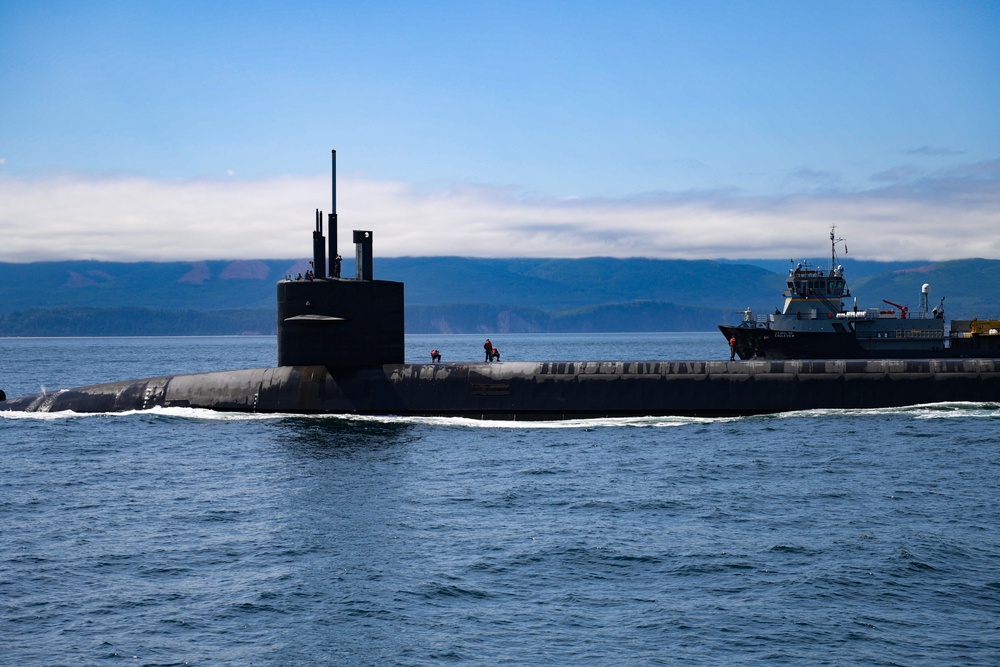 USS Nebraska Returns to Homeport, Conducts ‘Tiger Cruise’