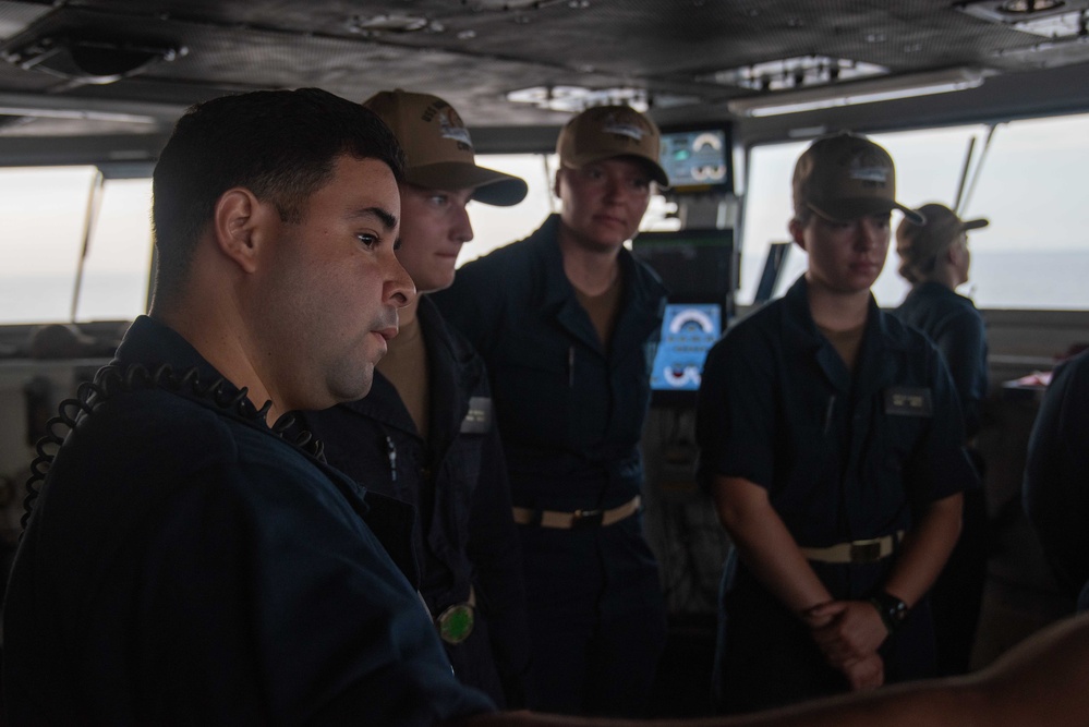 USS Ronald Reagan (CVN 76) hosts midshipmen